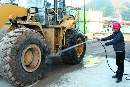 看北京如何治理監(jiān)測(cè)揚(yáng)塵-環(huán)境監(jiān)測(cè)治理 看北京如何治理監(jiān)測(cè)揚(yáng)塵-環(huán)境監(jiān)測(cè)治理